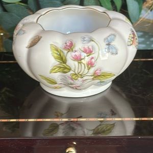 AYNSLEY Nature’s Delights Fine Bone China Handmade in England Vase